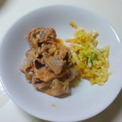 豚コマで作ってみましたぁ～(*^^*)♪美味しかったぁ♪(*´ω｀*)　キャベツも、最後のソースと絡めてみちゃったぁ～♪美味いぃ～(*^^*)♪ご馳走様でしたぁ